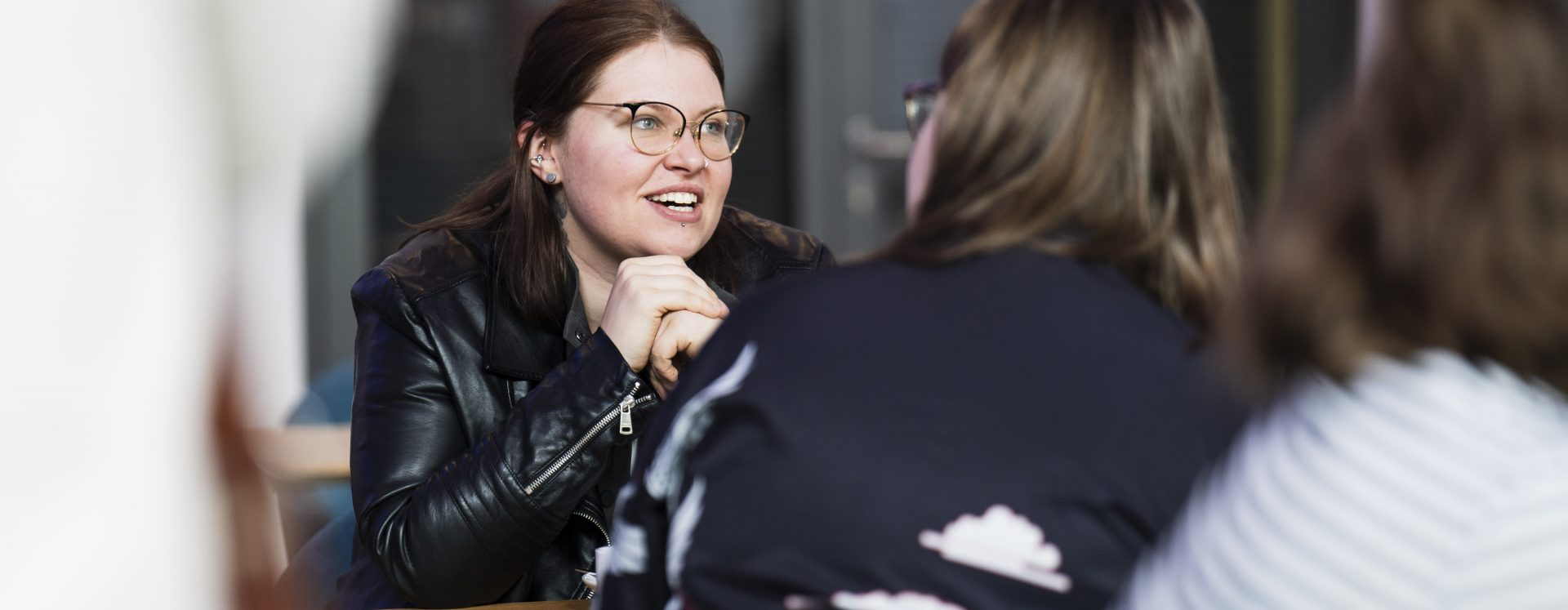 11.11.2025: Online-Workshop „Rassismuskritische Bildung (nicht) für alle? Klassismuskritische Perspektiven auf Politische Bildung“